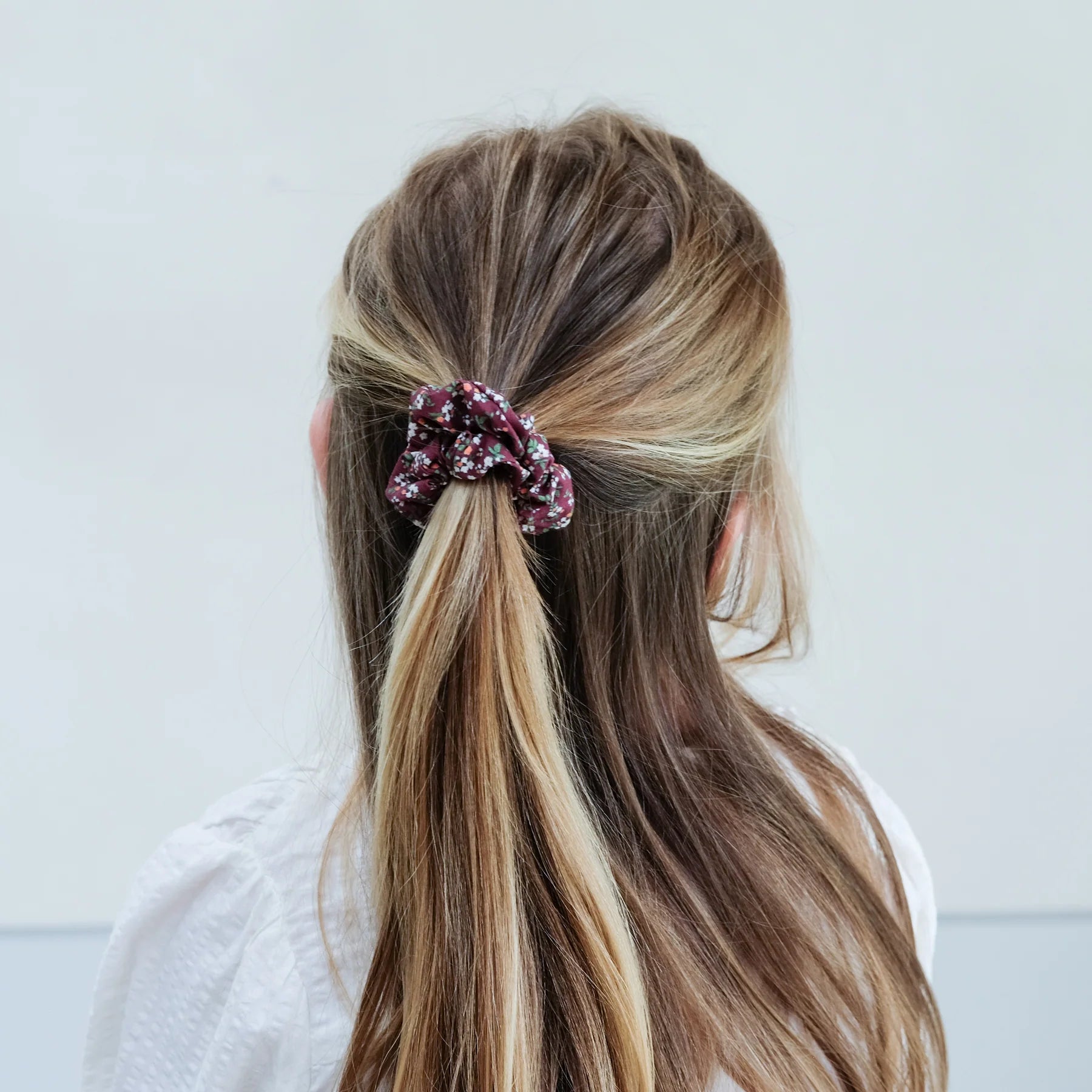 152068-79_winter_scrunchie_pack_1800x1800_jpg.webp